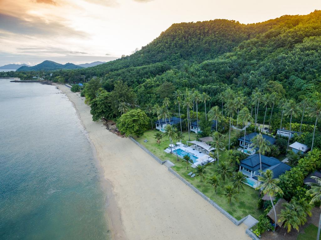 coastal-escape-resort-koh-yao-noi-luxury-resorts-on-the-beach-areal-view-thailand