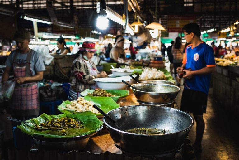 10-facts-about-thai-food-and-eating-in-thailand-night-food-market-thailand
