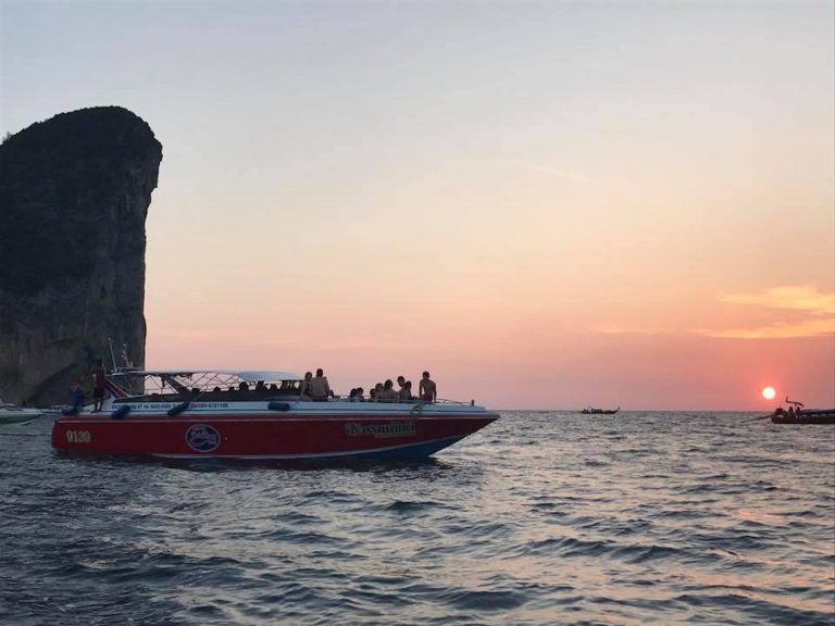 one-day-tour-koh-phi-phi-sunset-with-plankton-speedboat-watching-sunset