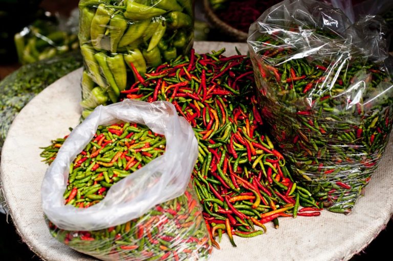 10-facts-about-thai-food-and-eating-in-thailand-bag-of-chillies