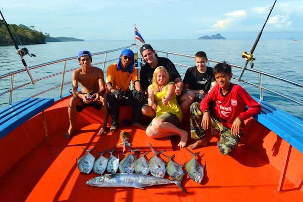 fishing-big-boat-visa-travel-phi-phi-customers