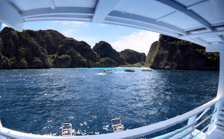 scuba-diving-koh-phi-phi-visa-travel-phi-phi-maya-bay-from-dive-boat