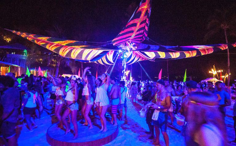 beach-party-in-thailand-people-dancing-on-the-beach