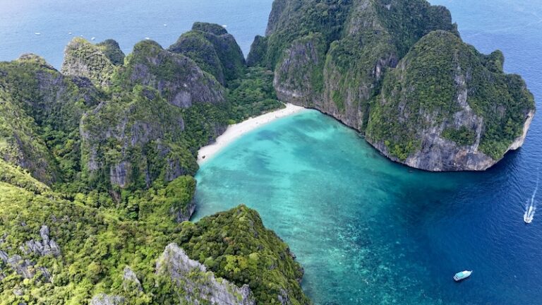 koh-phi-phi-visa-travel-beach-maya-beach