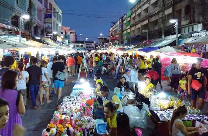 krabi-town-weekend-night-market-thailand