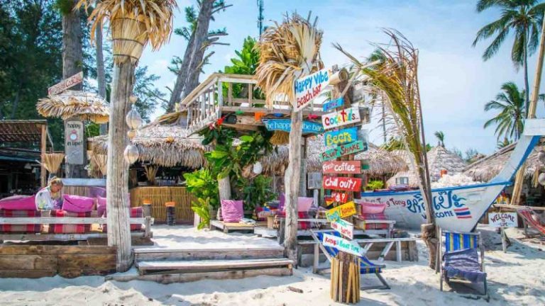 beach-bar-selavie-koh-lipe-thailand