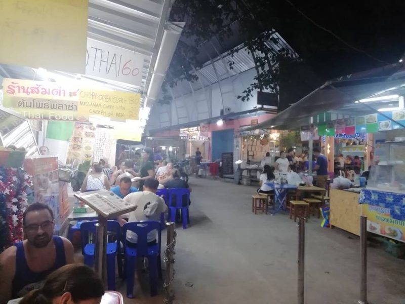 local-fruit-market-koh-phi-phi-thailand