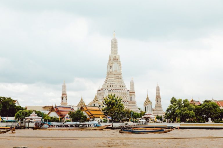 bangkok-temple-of-dawn-thailand-river-view