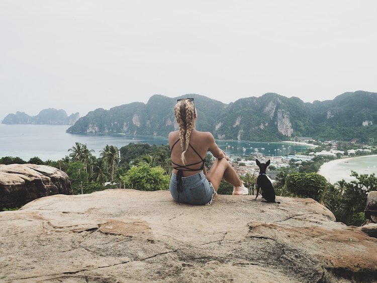 viewpoint-phi-phi-girl-with-dog-thailand