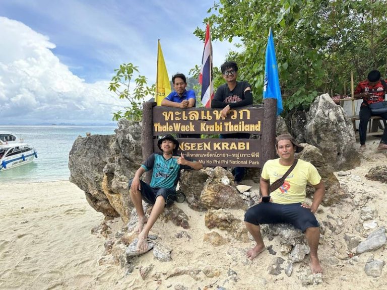 four-island-tour-from-krabi-private-long-tail-boat-thale-waek