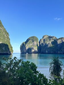 early-bird-koh-phi-phi-avoid-the-crowds-beach