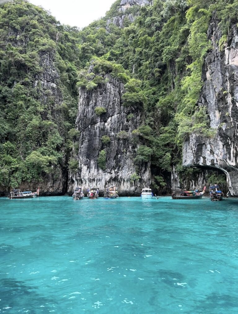 early-bird-koh-phi-phi-avoid-the-crowds-beach-maya