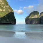 early-bird-koh-phi-phi-avoid-the-crowds-maya-beach