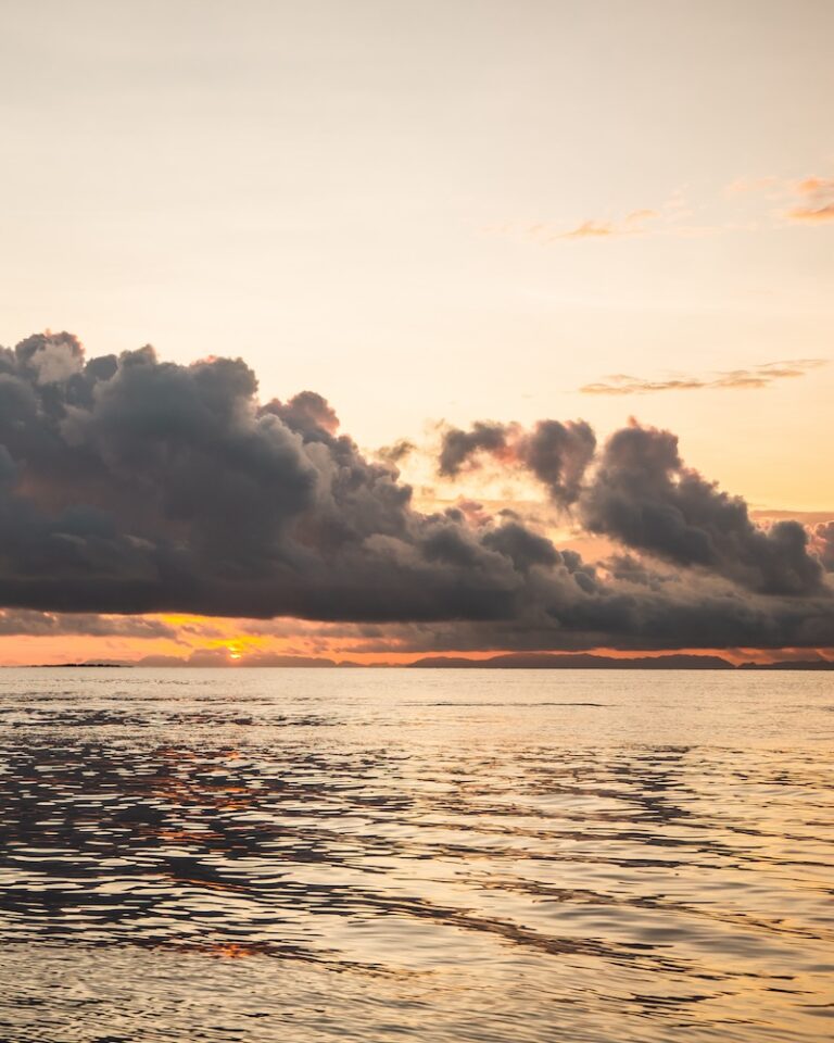 early-bird-koh-phi-phi-avoid-the-crowds