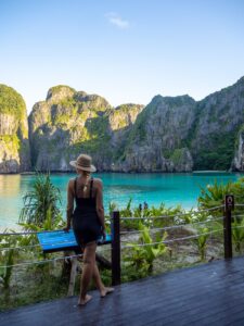 early-bird-koh-phi-phi-sunrise- maya-beach