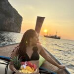 koh-phi-phi-private-long-tail-premium-visa-travel-boat-trip