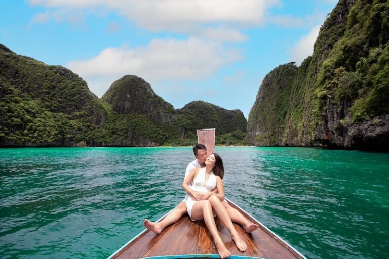 private-long-tail-boat-rental-koh-phi-phi-visa-travel-team