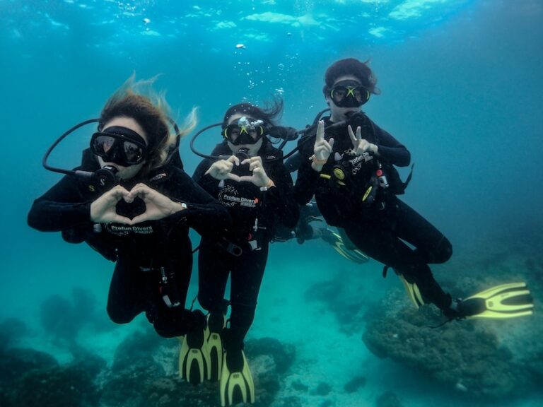 scuba-diving-koh-phi-phi-visa-travel