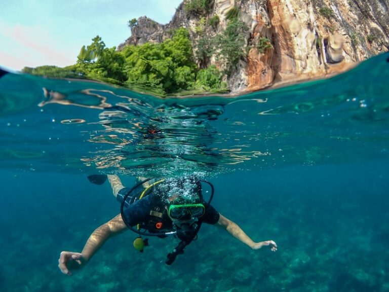 scuba-diving-koh-phi-phi-visa-travel