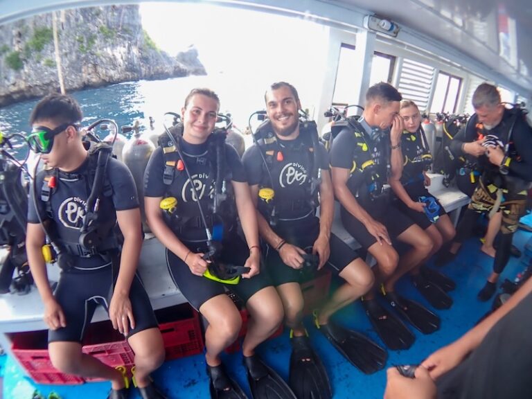 scuba-diving-koh-phi-phi-visa-travel