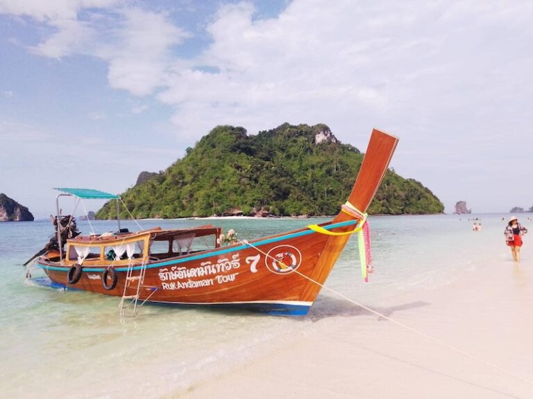 vip-luxury-long-tail-boat-krabi