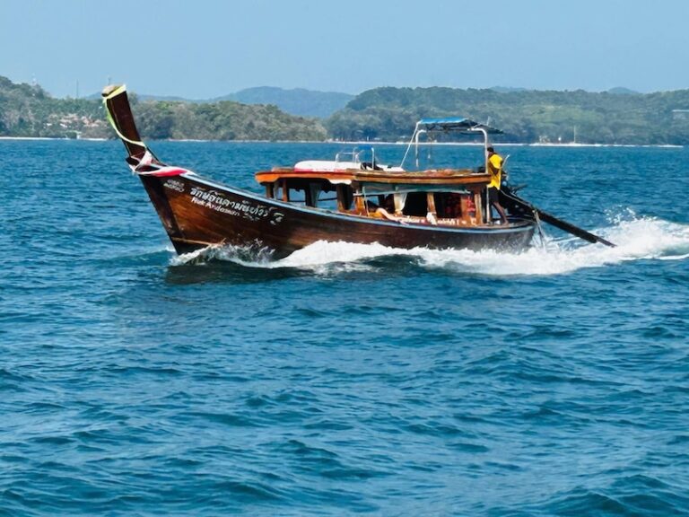 vip-luxury-long-tail-boat-krabi