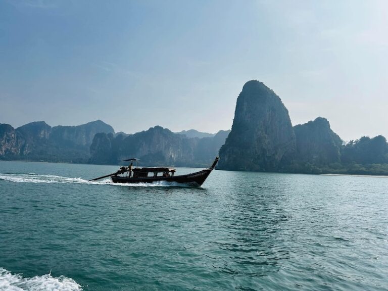 vip-luxury-long-tail-boat-krabi