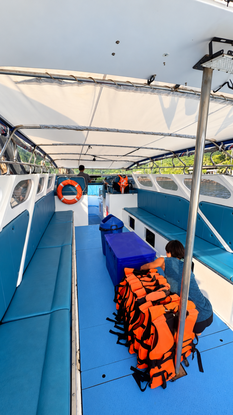 private-speedboat-koh-phi-phi-thailand1
